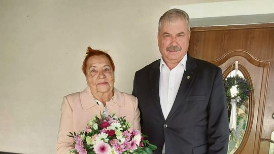 90. urodziny pani Stanisławy z Chrząstowic. Wójt złożył życzenia osobiście