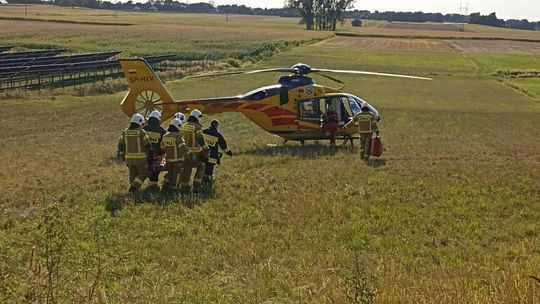 Czołowe zderzenie dwóch crossów w Chrząszczycach. 15-latek i 26-latek trafili do szpitali