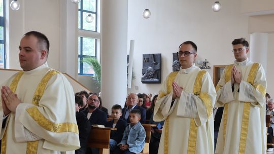 Diakon z Krasiejowa. Piotr Sobiech przyjął święcenia w Opolu