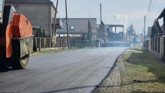 Duże zmiany na drogach powiatu opolskiego! Inwestycje w Domecku, Szczedrzyku i szeroki program remontów