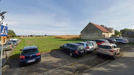Gmina Chrząstowice kupiła działkę pod parking w Dańcu. Problem przy szkole wreszcie zostanie rozwiązany