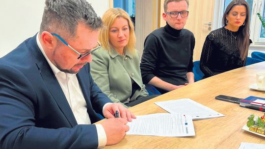 Nowa ścieżka pieszo-rowerowa w gminie Turawa, łącząca Kotórz Mały i Kotórz Wielki z Jeziorem Turawskim, podnosi bezpieczeństwo i walory rekreacyjne regionu.