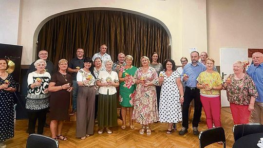 KGW „Gospodarni” z Ciepielowic ma już rok. Był babski comber, tańce i wspólne kiszenie kapusty
