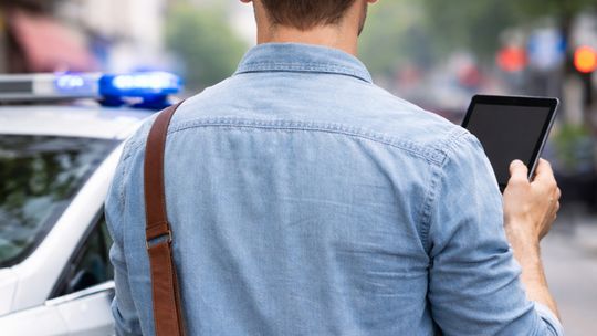 Niepokój w Ozimku. Prokuratura potwierdza - 28-latek aresztowany za próbę kontaktu z małoletnią