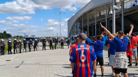 Odra Opole – Śląsk Wrocław: mecz podwyższonego ryzyka. Incydenty i interwencje policji