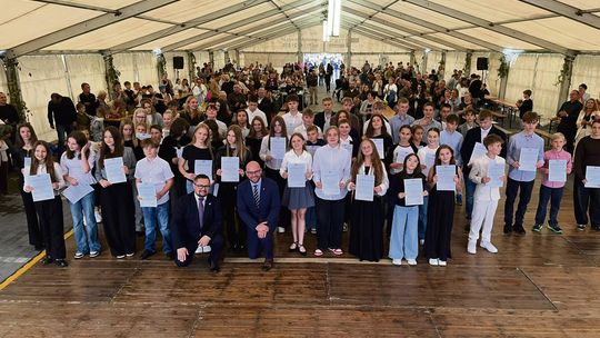 Ponad 70 uczniów z gminy Turawa otrzymało stypendia. Wyróżniono sukcesy w nauce i sporcie