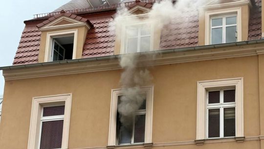 Pożar mieszkania przy Rynku w Opolu. Ewakuowano osiem osób