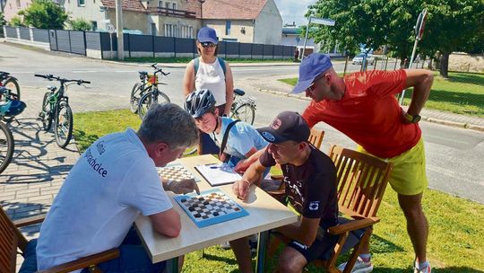 Sto osób na trasie i 22 drużyny! Gra terenowa w Komprachcicach znów przyciągnęła tłumy