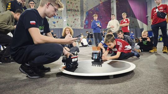 Sukcesy liczone w setkach! Bunlab Team z Polskiej Nowej Wsi wśród najlepszych drużyn robotycznych w Polsce