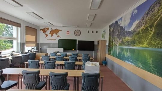 Uczniowie szkoły podstawowej w Złotnikach korzystają z nowoczesnej ekopracowni edukacji ekologicznej.