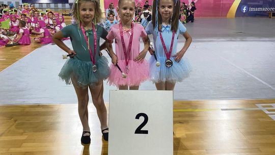 Tańczą, trenują i zdobywają medale! Mażoretki z Prószkowa z kolejnymi sukcesami