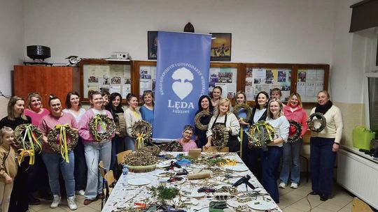 Wiosenne wianki na drzwi