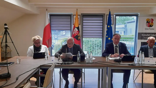 Wotum zaufania i absolutorium dla burmistrza Prószkowa. Ponad 550 tys. zł wsparcia dla NGO i nowe inwestycje w planach
