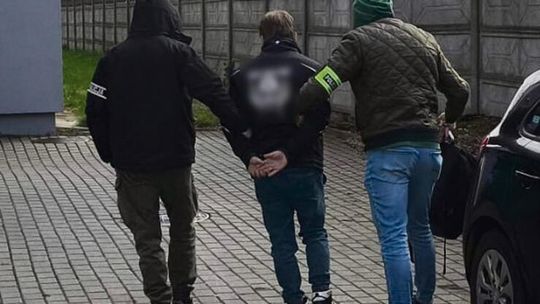 Zbezcześcił kilkanaście nagrobków. Policja wystosowała pilny apel