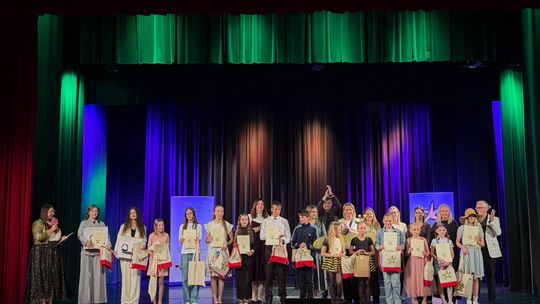 [ZDJĘCIA] 13-latka podbiła scenę w Ozimku. Hanna Gach zdobyła Grand Prix SUPERSTAR