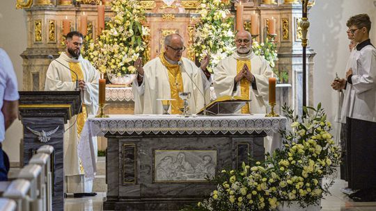 Żelazna świętuje wyjątkowy jubileusz! 100 lat rozbudowy kościoła św. Mikołaja z udziałem biskupa Andrzeja Czai