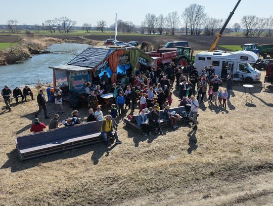 10 kilometrów Odry posprzątane w jeden dzień. Mieszkańcy pokazali siłę