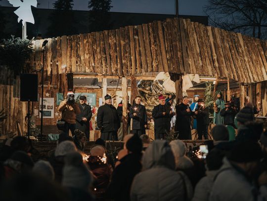 27. kolędowanie w Opolskim Betlejem. Szczepanowicka szopka znów połączyła ludzi 27. kolędowanie w Opolskim Betlejem. Szczepanowicka szopka znów połączyła ludzi