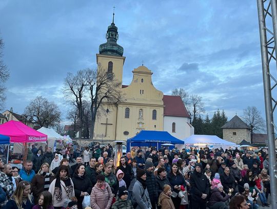 Barwny pochód i wspólna zabawa