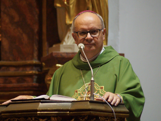 Biskup opolski Andrzej Czaja przeszedł przeszczep wątroby