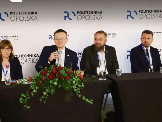 Panel dyskusyjny podczas Zjazdu Dziekanów Kierunku Budownictwo na Politechnice Opolskiej.