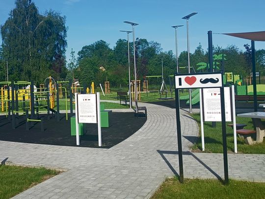 Nowa część placu zabaw „Wąsolandia” w Czarnowąsach z zestawem zabawowym, bujakami i strefą relaksu dla rodziców