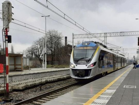 Pociąg regionalny na jednotorowej linii Opole – Ozimek zatrzymany z powodu prac modernizacyjnych