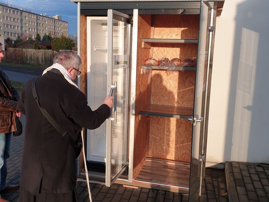 Jadłodzielnia w Ozimku już działa! Każdy może wziąć, każdy może się podzielić Jadłodzielnia w Ozimku już działa! Każdy może wziąć, każdy może się podzielić