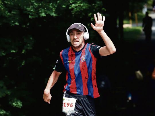 Janusz Łaskarzewski z Tarnowa Opolskiego – aktywny zawodowo i sportowo mieszkaniec gminy