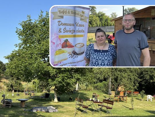 Elżbieta i Alfred Czypek przed ogrodową kawiarnią Kafej&Kołoczyk w Przyworach przy ulicy Odrzańskiej 2
