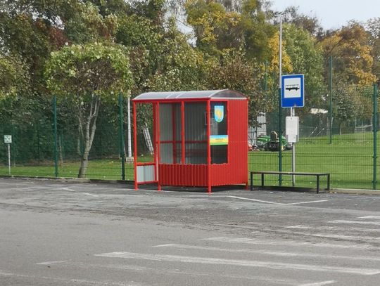 Małe zmiany, wielka radość! Wreszcie pasażerowie mają dach nad głową