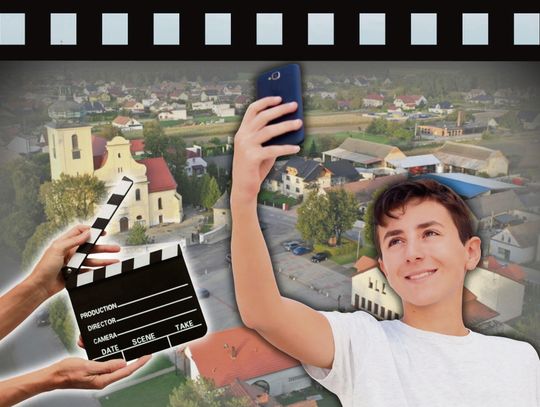 Nastolatek nagrywa film telefonem w gminie Tarnów Opolski na konkurs dla młodzieży