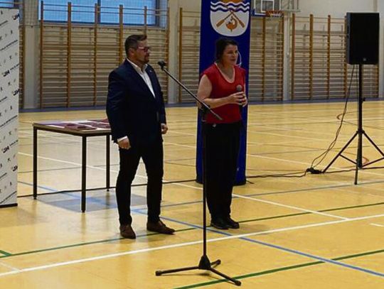 Najlepsi uczniowie nagrodzeni Najlepsi uczniowie nagrodzeni