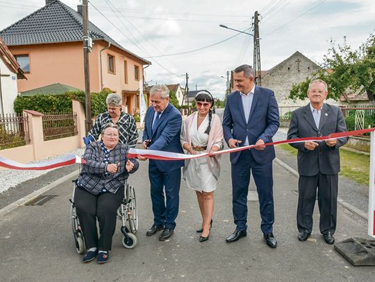 Nowa droga i świetlica w Mechnicach