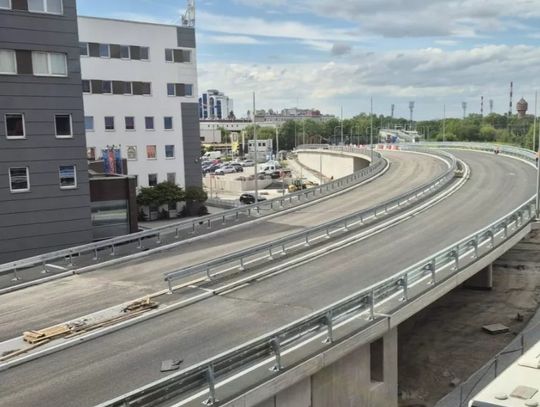 Nowo otwarta nitka wiaduktu przy Centrum Usług Publicznych w Opolu z ruchem w stronę Opola Wschodniego