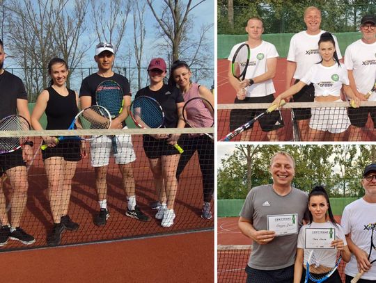 Grupa nowych tenisistów podczas kursu Tenis Ekspress w gminie Tarnów Opolski
