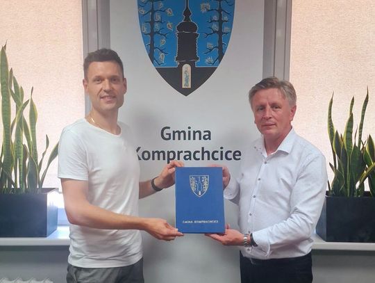 Łukasz Ludwikowski nowy dyrektor Samorządowego Ośrodka Kultury w Komprachcicach rozpoczyna pracę w lokalnej placówce kultury.