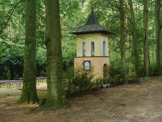 O kapliczkach  - dzwonnicach opowiadających historie