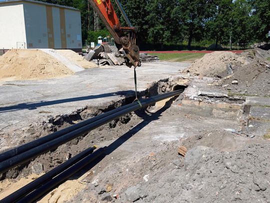 Prace modernizacyjne na odcinku sieci ciepłowniczej przy ul. Słowackiego w Ozimku.