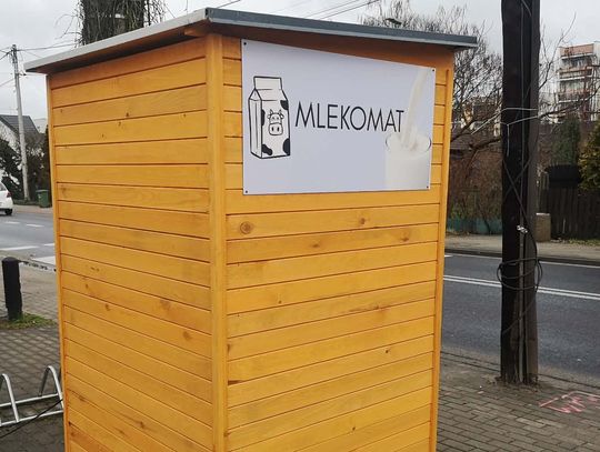 Pierwszy mlekomat w powiecie opolskim. Nowość pojawiła się w Ozimku