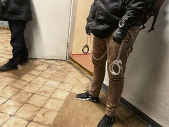Poszukiwany za znęcanie znieważył policjantów Poszukiwany za znęcanie znieważył policjantów