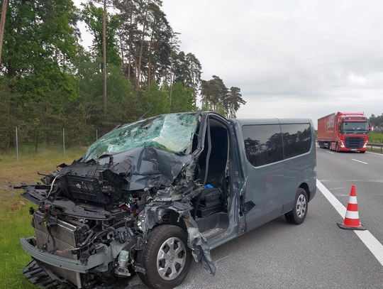 Poważny wypadek na A4. Kierowca busa został ciężko ranny