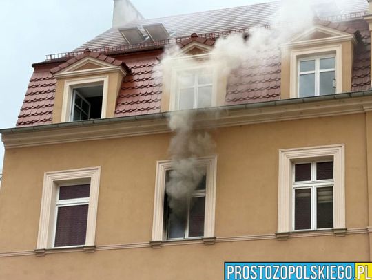 Pożar mieszkania przy Rynku w Opolu. Ewakuowano osiem osób