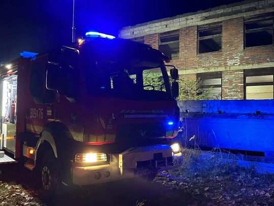 Pożar na terenie niedoszłego basenu w Ozimku Pożar na terenie niedoszłego basenu w Ozimku