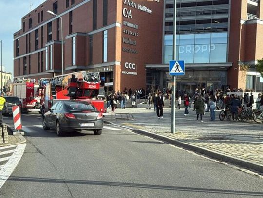Pożar w Galerii Solaris w Opolu. Ewakuowano setki osób