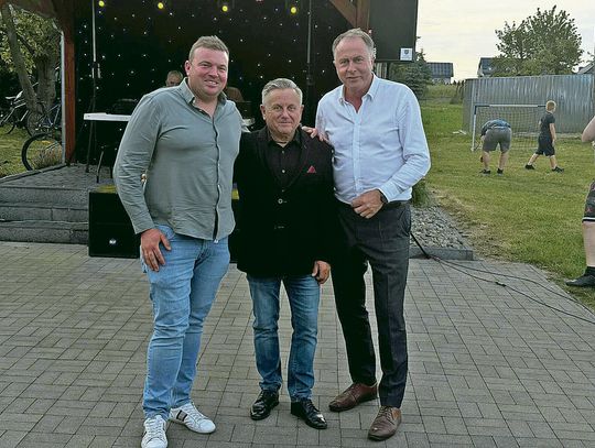 Rodzinny festyn w gminie Prószków – mieszkańcy bawią się na świeżym powietrzu