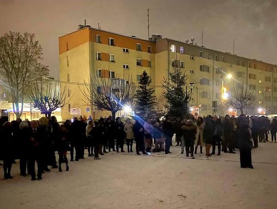 Razem o północy - włodarz wraz z mieszkańcami przywitał Nowy Rok Razem o północy - włodarz wraz z mieszkańcami przywitał Nowy Rok