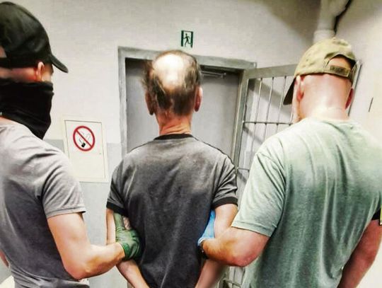 Recydywista pobił i okradł kolegę
