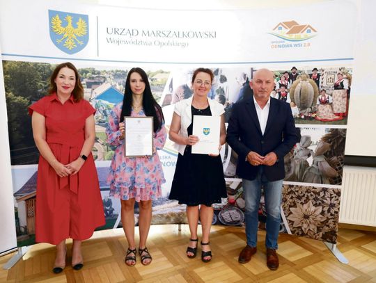 Eksponaty i wyposażenie Regionalnej Izby Śląskiej im. Konrada Mientusa w Dańcu prezentujące życie dawnej śląskiej wsi.