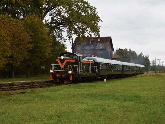 Retro pociąg przejechał  przez powiat opolski Retro pociąg przejechał  przez powiat opolski